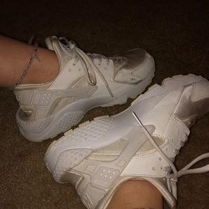 White Nike huaraches